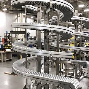 Convoyeur à chaîne spirale flexible en <span class=keywords><strong>POM</strong></span> PLASTLINK pour les lignes de production de boissons en bouteille de verre - Product Image 1