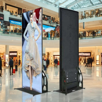 Affichage numérique LED P3 pliable d'intérieur avec animation et graphiques, affichage numérique portable mince compatible SDK pour les magasins, les centres commerciaux, les événements