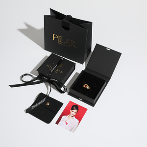 Bolsa de Regalo de Papel Marrón y Negro de Alta Gama Personalizada con Asa de Listón para Joyería - Product Image 2