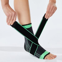 Attelle de cheville réglable avec double sangle pour la prévention et la récupération des blessures sportives