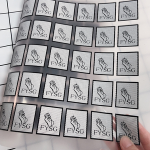 Vuelos de impresión de pantalla de ropa de hierro en <span class=keywords><strong>etiquetas</strong></span> de transferencia de calor de silicona Etiqueta de goma - Product Image 1