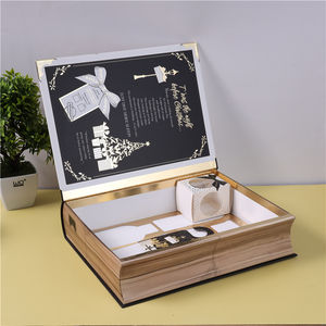 Boîte de livre compte à rebours calendrier estampillé or avec fermeture magnétique cadeau de Noël en carton fait main écologique sur mesure - Product Image 5