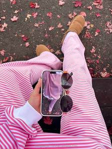 <span class=keywords><strong>Pantaloni</strong></span> Casual Estivi da <span class=keywords><strong>Donna</strong></span> Taglie Forti Personalizzati OEM, Set Due Pezzi con Felpa e <span class=keywords><strong>Pantaloni</strong></span> a Gamba Larga a Righe - Product Image 2