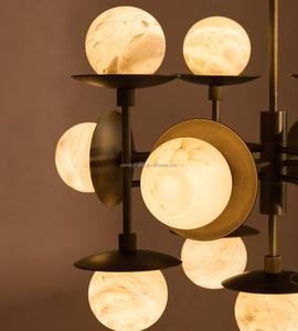 Lampadario in Ottone e Alabastro in Stile Classico Americano Moderno per Ville, Residenze, Uffici, Soggiorni e Camere da Letto - Product Image 6