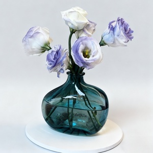 Vaso in Vetro Blu Chiaro di Lusso da Tavolo, Vaso a Bocca Stretta Colorato per Fiori Secchi e Decorazioni Domestiche - Product Image 4