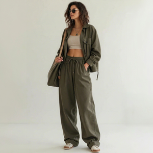 Conjunto Deportivo Casual Ecológico 2 en 1 para Mujer, Color Verde Oliva, Chaqueta Holgada de Manga Larga con Pantalones con Cordón - Product Image 1