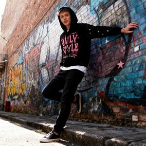 Sudadera con Capucha Personalizada de Alta Calidad para Hombre, Estilo Y2K, con Estampado Gráfico Digital, Tejido Grueso de 400 g/m², Hombros Caídos, Corte Holgado - Product Image 3