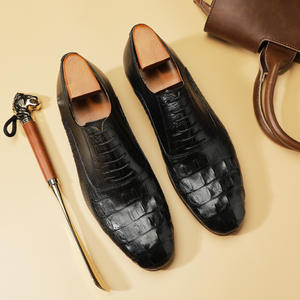 รองเท้าหนังผู้ชายคุณภาพสูงสีดำ แฟชั่นธุรกิจ รองเท้าทรงทางการ  ลายปั๊ม  ทันสมัย  รองเท้าโลฟเฟอร์ รองเท้าเดรส และรองเท้าอ็อกซ์ฟอร์ด - Product Image 4