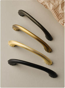 Manijas de latón para puertas de armario de cocina, diseño curvo moderno y minimalista, duraderas, de fácil instalación - Product Image 2