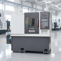 Tour CNC à banc incliné avec système de refroidissement haute pression, structure rigide, pour petites pièces en acier inoxydable et barres de 45 mm