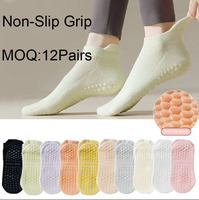 Chaussettes de yoga professionnelles antidérapantes avec grip en silicone - Chaussettes de pilates respirantes en maille pour femmes (support du logo personnalisé)