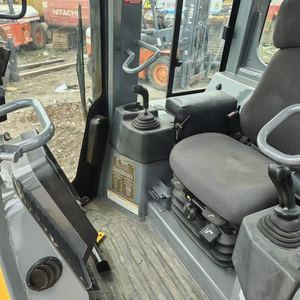 รถดันดิน CAT D3G คุณภาพดี น้ำหนัก 3 ตัน ชั่วโมงการทำงานต่ำ ขายด่วน - Product Image 5