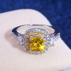 Anello di Lusso con Gemma Gialla Quadrata per Donne, Stile Principessa, Elegante Gioiello da Dito alla Moda - Product Image 2