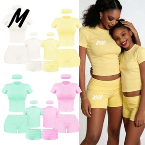 Set Premium Madre-Figlia Personalizzato in Tinta Unita con Maniche Corte e Pantaloncini Adatto per l'Estate e per Tutta la Famiglia - Product Image 1