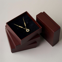 Boîte en papier nacré rouge vintage luxueuse avec logo personnalisé en relief doré pour bague, collier, autres bijoux, boîtes cadeaux