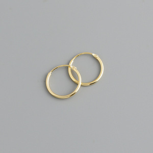 Commercio all'ingrosso di moda <span class=keywords><strong>925</strong></span> <span class=keywords><strong>argento</strong></span> Sterling rotondo 12mm 22mm 28 mm <span class=keywords><strong>argento</strong></span> placcato oro placcato <span class=keywords><strong>cerchio</strong></span> placcato Plain <span class=keywords><strong>orecchini</strong></span> a <span class=keywords><strong>cerchio</strong></span> per le donne - Product Image 6
