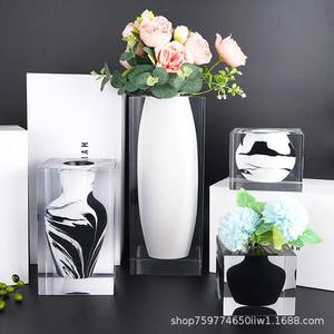 Vase en acrylique au design artistique moderne pour la décoration de la maison, arrangement de fleurs dans le salon, style aquarelle, surface polie - Product Image 2