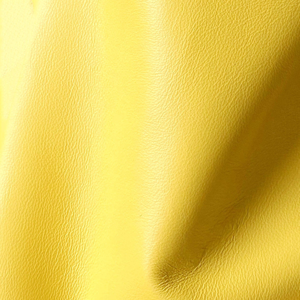 สีเหลือง