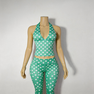Ensemble deux pièces d'été pour femme, design de niche, comprenant un haut court moulant sans manches à col licou et un pantalon capri, logo personnalisable, OEM - Product Image 2