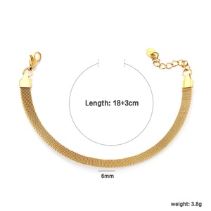 Bracelet personnalisé en acier inoxydable massif plaqué or 18 carats, anti-ternissement, avec breloque géométrique, chaîne tendance, maillons cubains - Product Image 6