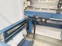 Presse plieuse hydraulique compacte pour pliage multi-V