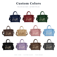 Sac fourre-tout en tricot torsadé pour femme avec broderie de logo personnalisé, bordure à franges et bandoulière large amovible – Fabricant