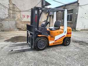 Montacargas Diésel Eléctrico Dúplex de Origen Francés TCM de 3 Toneladas, Modelo FD30 Usado, Motor ISUZU, Motor de CA, Caja de Cambios, Bomba, Altura de Elevación de 4.5 m - Product Image 2