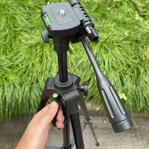 Trípode para cámara de 1.4m, tubo de hierro, 3 secciones con bloqueo giratorio, capacidad de carga de 3-5kg, para cámara digital, teléfono y videocámara - Product Image 2