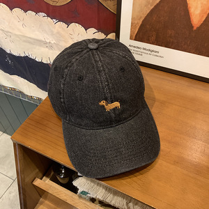 Gorra de Béisbol Deportiva de 6 Paneles con Bordado de Perro Salchicha Dibujado en Color Azul Claro, Marino y Negro, Estilo Vaquero Desgastado - Product Image 6