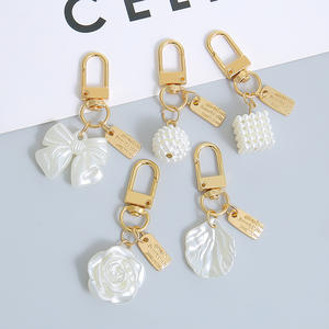 Élégant Vintage Rose Arc Perle Acrylique Porte-clés Femmes À La Mode Alliage Métal Pendentif Porte-clés Porte-Monnaie Accessoires Élégant - Product Image 2