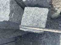 Pilier de palissade en granit gris naturel en gros poteau de clôture application extérieure produit en pierre pour pierre de jardin