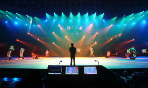 Alto brillo 19x15W LED RGBW 4 en 1 Zoom Par Light para escenario Conciertos Bares DJ Discotecas con iluminación láser de 3W - Product Image 5