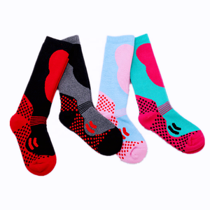 Chaussettes de sport en gros, chaussettes de <span class=keywords><strong>ski</strong></span>, vente chaude, chaussettes douces pour bébé, chaussettes d'hiver chaudes, chaussettes épaisses en tricot pour enfants - Product Image 1