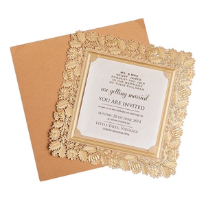 <span class=keywords><strong>Invitaciones</strong></span> <span class=keywords><strong>de</strong></span> <span class=keywords><strong>Boda</strong></span> <span class=keywords><strong>Originales</strong></span> <span class=keywords><strong>de</strong></span> Bolsillo con Diseño Floral <span class=keywords><strong>de</strong></span> Encaje, Estampado en Relieve con Sobres y Tarjetas <span class=keywords><strong>de</strong></span> Regalo a Juego - Product Image 3