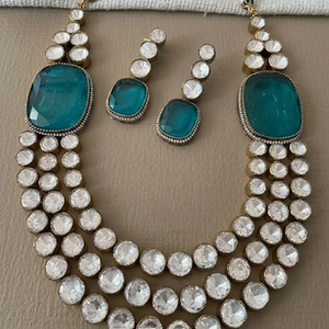 Ensemble de collier Kundan double vert naturel, émeraude, triple rangée, Polki Kundan non taillé, ensemble de bijoux de mariage, collier avec boucles d'oreilles - Product Image 1