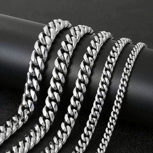 Collier et bracelet cubains plaqués or 8 mm en acier inoxydable ZYO personnalisés pour hommes – Parures de bijoux tendance - Product Image 4