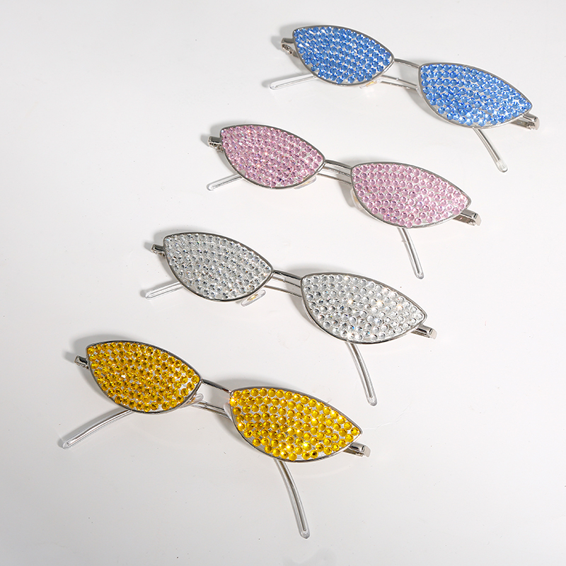 Gafas de sol de lujo vintage con diamantes de imitación para mujer, lentes de sol con forma de ojo de gato, 2023