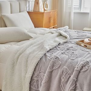 Double-Layer bướm tháp lông cừu flanging Carry-on chăn dày ấm phòng ngủ Chăn với thiết kế xuyên biên giới cho <span class=keywords><strong>Amazon</strong></span> - Product Image 3