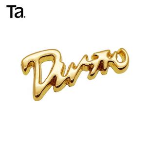 TANAI de moda de metal alfabeto color oro diseño de marca Carta bolsos logotipo - Product Image 3
