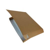 Boîte d'expédition écologique en matériaux recyclés avec laminage brillant et structure ondulée pour l'expédition de produits e-commerce