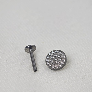 Orecchini in Titanio G23 Grado Impiantabile con Zirconi per <span class=keywords><strong>Piercing</strong></span> <span class=keywords><strong>Trago</strong></span> e Cartilagine, Regalo di Fidanzamento e Matrimonio, per Bambini, Personalizzabili, Vendita all'Ingrosso - Product Image 2