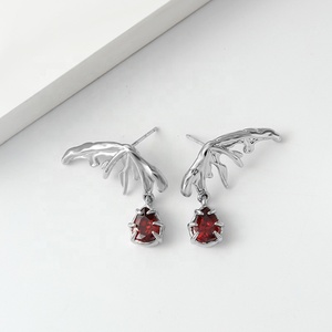 Dragon Series Jewelry Diseño elegante sentido Dragon Wing Zircon Pendientes Wing Studs para mujeres - Product Image 2