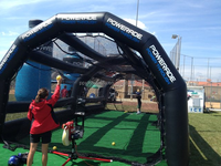 Filet de terrain de sport de baseball gonflable portable en nylon et PVC personnalisé de haute qualité Cage de baseball avec filet