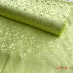 Tela Jacquard 100% Seda de Morera, Tela Satén Dobby de 19 mm, Diseño Floral Transpirable para Vestidos y Pijamas - Product Image 2