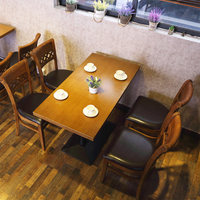 SHANMU Retro Bar Teehaus-Stil Restaurant- und Café-Essgruppe mit Massivholzstühlen und Rückenlehnen - Restaurant- und Wohnmöbel