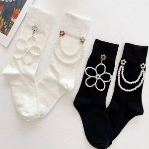 <span class=keywords><strong>Chaussettes</strong></span> en coton peigné respirantes de luxe avec chaîne de perles détachable, <span class=keywords><strong>chaussettes</strong></span> de haute qualité à la mode avec perles, printemps automne, antidérapantes pour femmes - Product Image 1