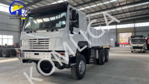 Camion à plateau tout-terrain Sinotruk HOWO 10 roues 6x4 d'<span class=keywords><strong>occasion</strong></span>, camion à plateau tout-terrain, camion de fret à clôture - Product Image 2