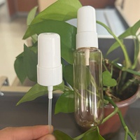 Flacon de parfum pour le corps en plastique PET de 30 ml et 40 ml, couleur personnalisée, pour huiles essentielles, avec pulvérisateur à pompe et joint d'étanchéité