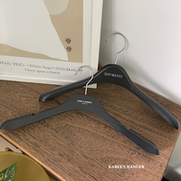 Percha de plástico con clip de metal para pantalones, Perchero de ropa de color personalizado, barato, gran oferta