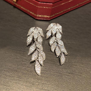 Boucles d'oreilles en or blanc E3342, cristal, strass, forme de plante, bijoux de luxe pour femmes, bijoux de mariage - Product Image 4